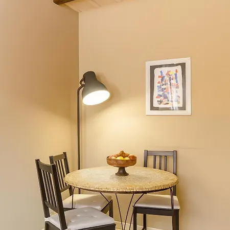 Daire Popolo Charming Apartment