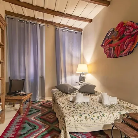 Charming Duplex In Rome