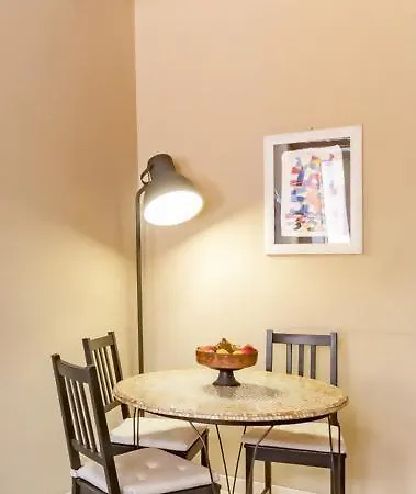 Charming Duplex In רומא